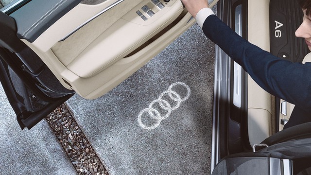 Audi Original Einstiegsbeleuchtung  Volkswagen Automobile Frankfurt GmbH
